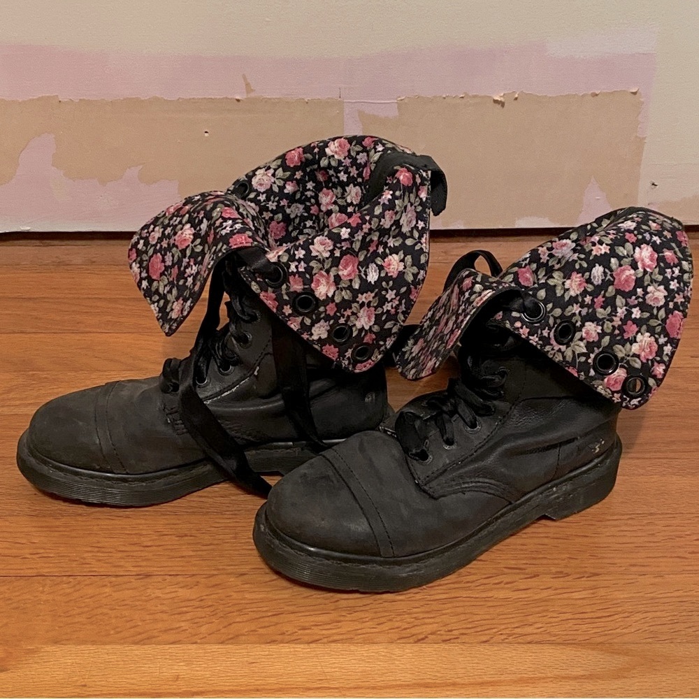 Dr Doc Martens Triumph Floral Lined Fold Down Combat Boot